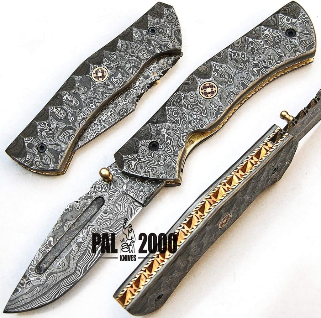 Test du couteau pliant en acier damas PAL 2025 SBSG 9493