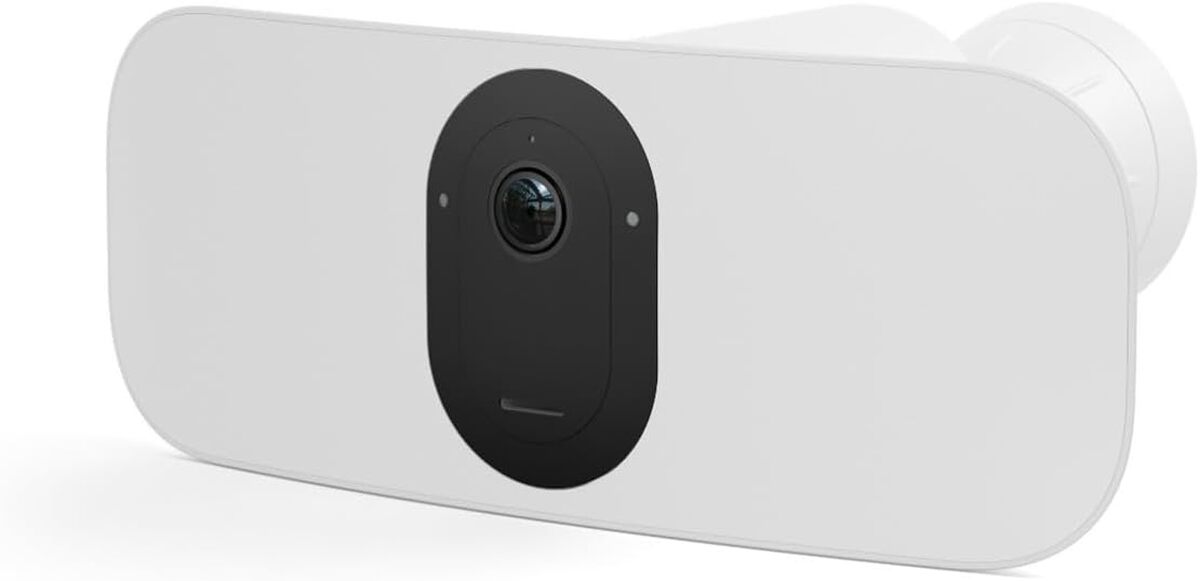 Test Arlo Floodlight 2K : caméra de surveillance extérieure à haute autonomie