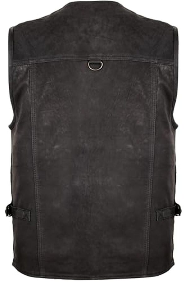 Découvrez le gilet en cuir noir 6XL MDM, un incontournable pour vos activités. Confortable, durable et élégant, ce gilet allie style et protection. Commandez maintenant. 